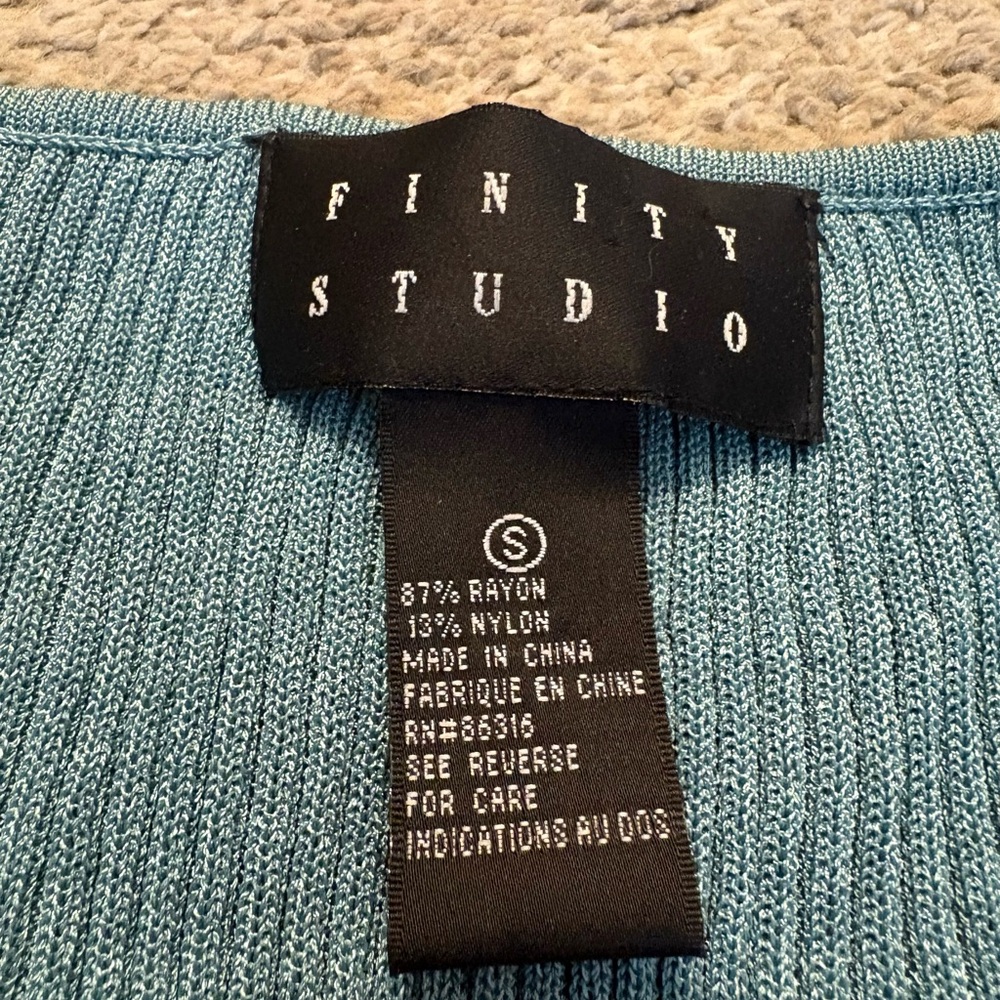 Finity Studio Sleeveless Knit Top With Ruffle Hem Size Small - Picture 8 of 11
